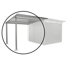 Anbau-Carport aus Metall neben einem Geräteschuppen