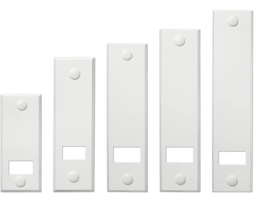 Fünf weiße Aktenordner in aufsteigender Größe