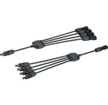 Zwei Solarmodul-Y-Stecker mit vier zu eins Steckeranordnung