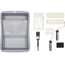 Farbeimer, Farbroller, Pinsel, Schleifpad und Abdeckplane