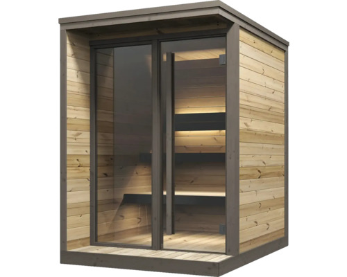 Moderne Sauna aus Holz mit Flachdach, großer Glasfront und Innenbeleuchtung.