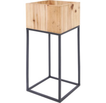 Pflanzgefäß aus Holz auf einem Metallgestell