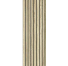 Holzpaneel mit schmalen, vertikalen Lamellen