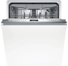 Geöffneter Geschirrspüler von Bosch mit Spülkörben