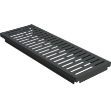 Aufsicht auf eine Entwässerungsrinne aus Metall mit Rostabdeckung