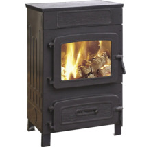 Holzofen mit Glasscheibe und Holzfeuer