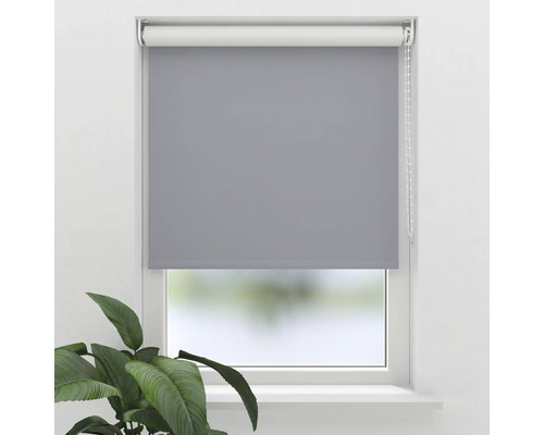 Graues Rollo am Fenster mit Kettenzug