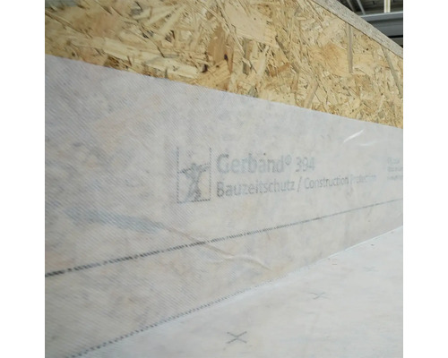 Gerband 394 Bautenschutzfolie an einer Holzkonstruktion