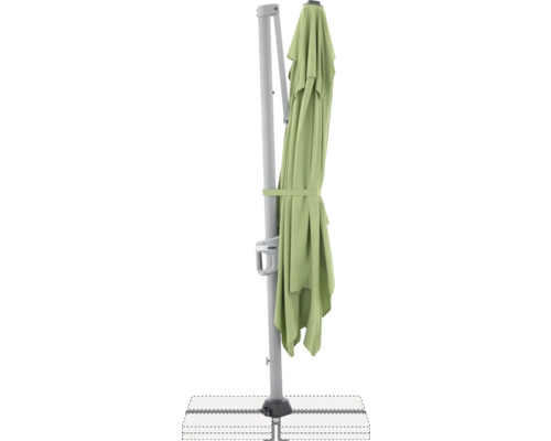 Geschlossener Sonnenschirm mit Ständer