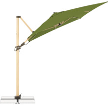 Freiarmschirm mit Holzständer für den Gartenbereich