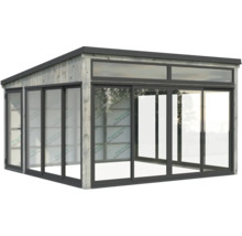 Gartenhaus mit Holzverkleidung und Schiebetüren aus Glas