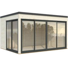 Modernes Gartenhaus mit Schiebetüren und Holzfassade