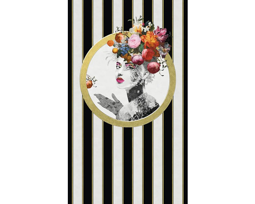 Dekoratives Wandbild mit Frauenporträt und Blumenschmuck vor gestreiftem Hintergrund