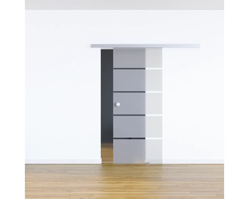 Schiebetür aus Glas mit horizontalen Streifen vor einer weißen Wand