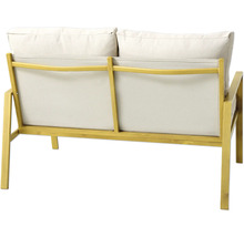 Rückansicht eines Zweisitzer-Sofas mit Holzrahmen und hellen Polsterkissen.