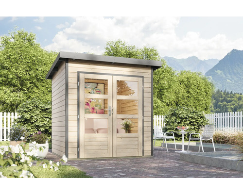 Holzgartenhaus mit Doppeltür und Fenstern im Garten