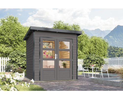 Garten Szene mit Gerätehaus aus Holz mit Glastüren und Gartenmöbeln