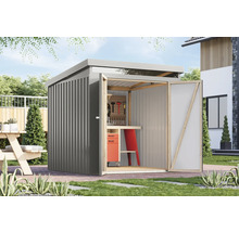 Garten Szene mit Gerätehaus aus Metall mit geöffneter Tür und Werkbank