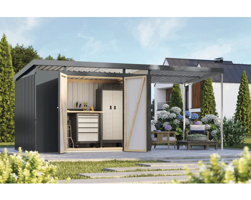 Gartenschuppen mit Werkbank und Werkzeugschrank auf einem Gartengrundstück