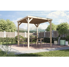 Holzpavillon mit Tisch und Stühlen im Gartenbereich