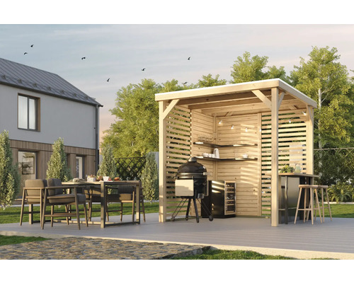 Holzgrillpavillon mit Grill, Tisch und Stühlen im Garten