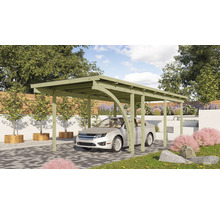Ein Holzcarport mit einem darunter geparkten Auto in einem Garten
