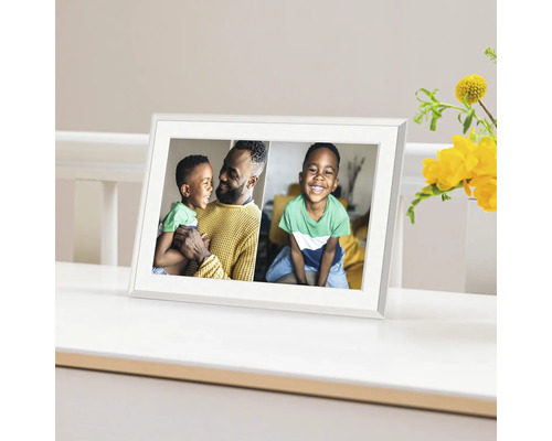 Digitaler Bilderrahmen mit Foto einer Familie
