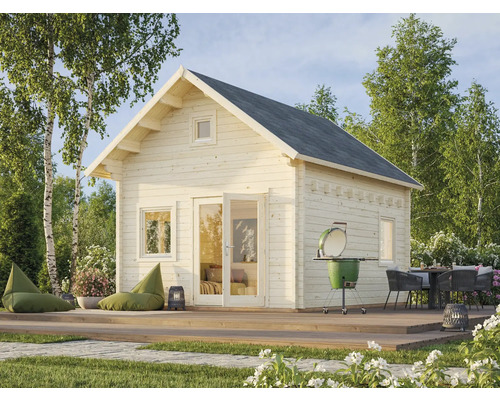 Garten mit Holzhaus, Grill und Sitzgruppe auf einer Holzterrasse