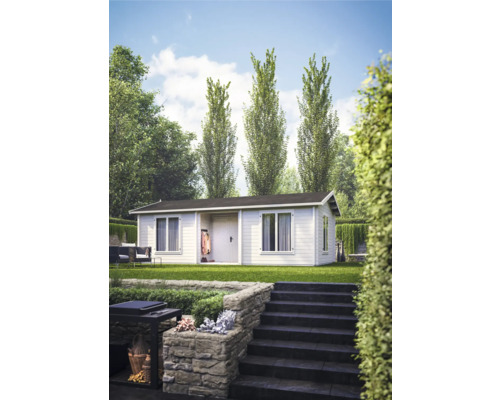 Gartenhaus mit Fenstern und Tür in einem gepflegten Garten