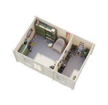 Innenansicht eines Gartenhauses mit Möbeln und Gartengeräten