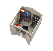 Innenansicht eines Gartenhauses mit Regalen und Gartengeräten.