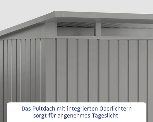 Detailansicht eines Pultdaches mit integrierten Oberlichtern.