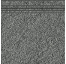 Graue Steintreppe mit drei Rillen