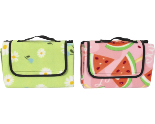 Zwei gefaltete Picknickdecken mit Griff und unterschiedlichen Mustern