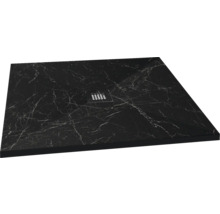 Rechteckige Duschwanne mit Marmorstruktur und quadratischem Ablauf