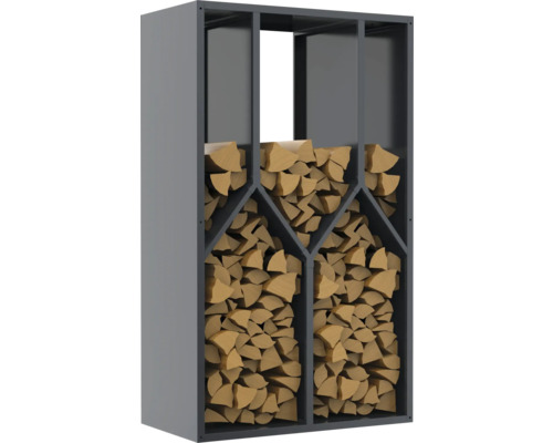 Holzregal gefüllt mit Brennholz