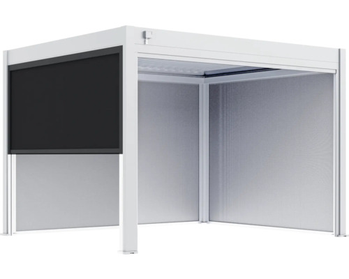 Freistehende Terrassenüberdachung mit Rollo und Insektenschutz