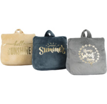 Drei dekorative Lesekissen mit den Aufschriften 'Hallo Sonnenschein', 'Sommer' und 'Zuhause ist es am schönsten'.