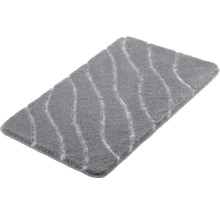 Graue Badematte mit Wellenmuster