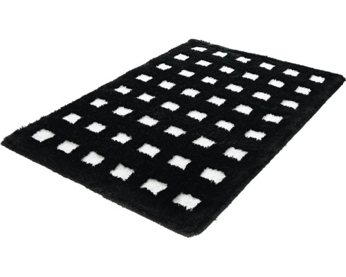 Schwarzer Teppich mit quadratischem Muster