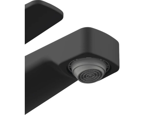 Detailansicht eines Wasserhahn-Auslaufs