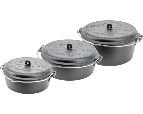 Drei Petromax Feuertöpfe aus Gusseisen mit Deckel und Tragebügel