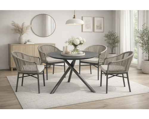 Esszimmer mit Esstisch, vier Stühlen, Sideboard, Spiegel und Dekoration