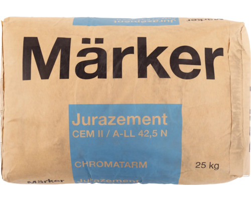 Sack Zement mit der Aufschrift Märker Jurazement CEM II/A-LL 42,5 N, 25 Kilogramm