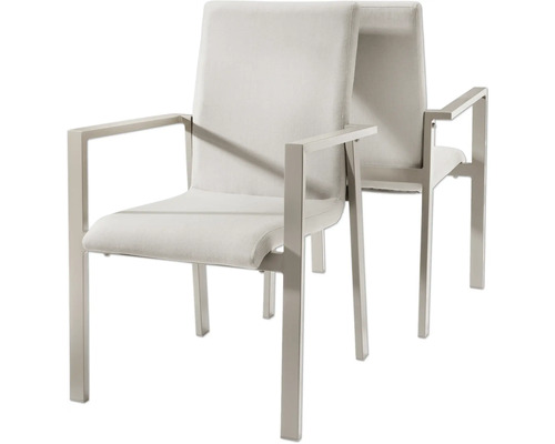 Zwei Stühle mit Armlehnen und Stoffbezug