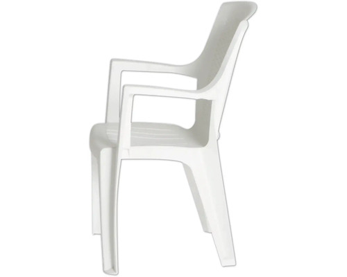 Stapelbarer Gartenstuhl aus Kunststoff in Weiß mit Armlehnen.
