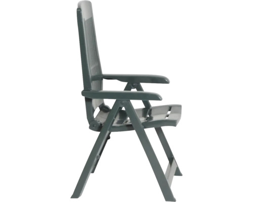 Klappbarer Gartenstuhl aus grünem Kunststoff mit Armlehnen.