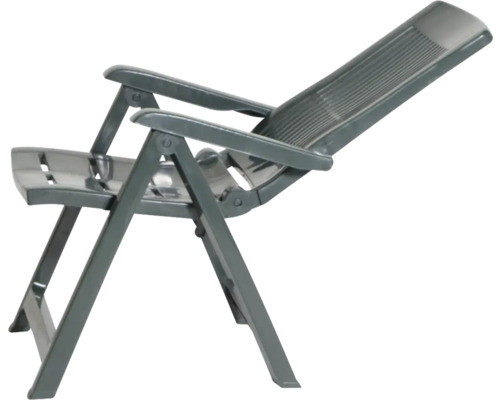 Klappbarer Gartenstuhl aus Kunststoff in Anthrazit mit hoher Rückenlehne und Armlehnen.