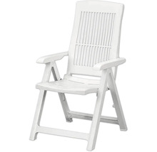 Klappbarer Gartenstuhl aus Kunststoff in Weiß mit hoher Rückenlehne und Armlehnen.