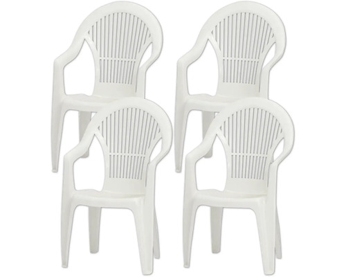 Set aus vier Gartenstühlen aus weißem Kunststoff mit Armlehnen und Lattenrücken.